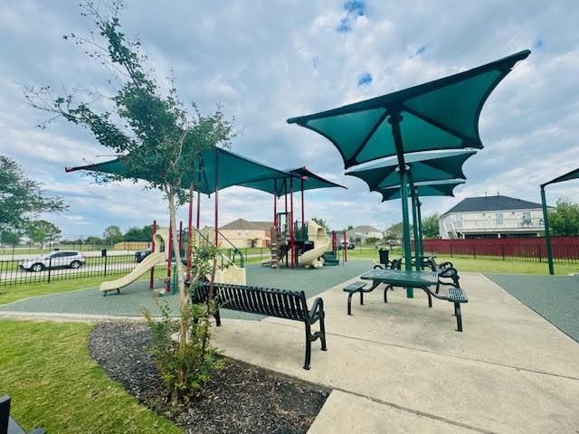 5318 Cilantro Lane, Baytown, TX 77521