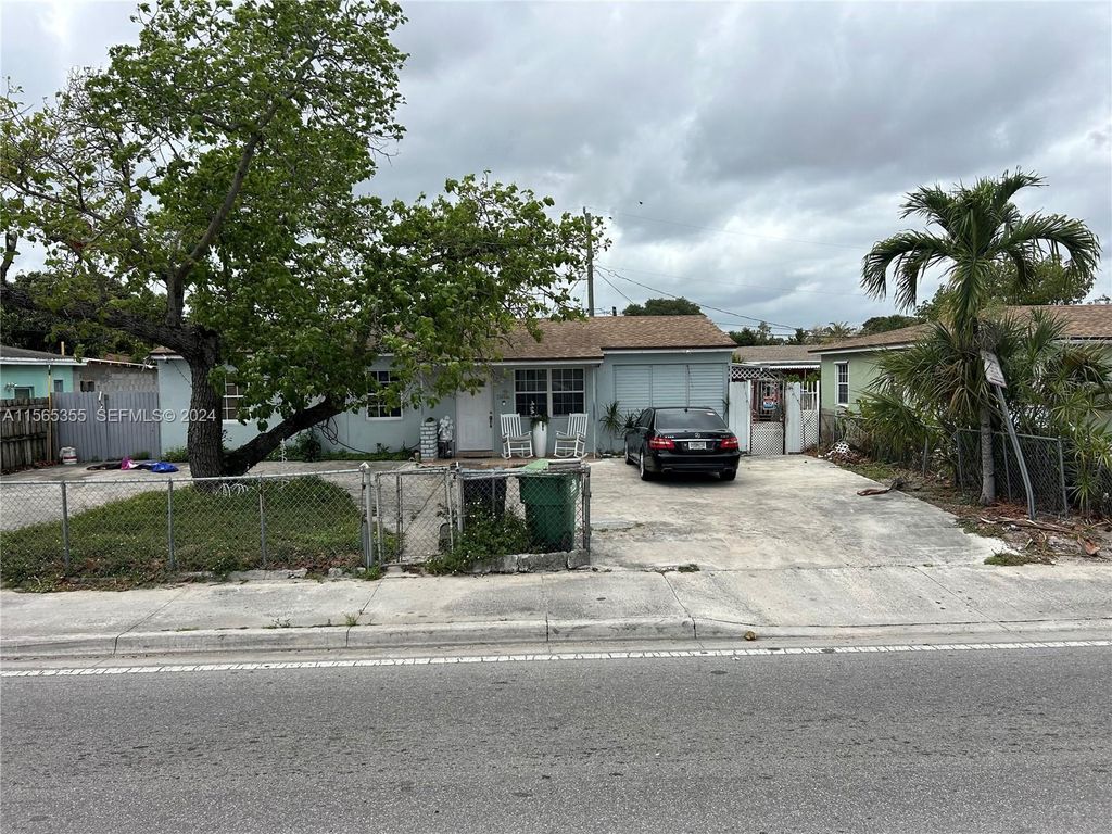 9030 NW 32nd Avenue, Miami, FL 33147