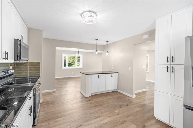 6145 Winchester Drive, Seven Hills, OH 44131