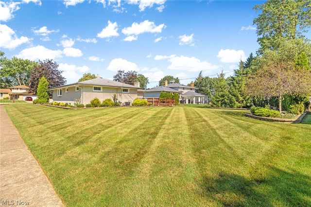 6145 Winchester Drive, Seven Hills, OH 44131