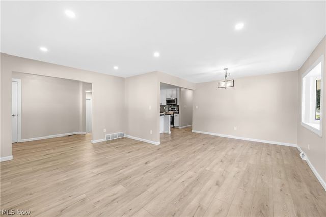 6145 Winchester Drive, Seven Hills, OH 44131