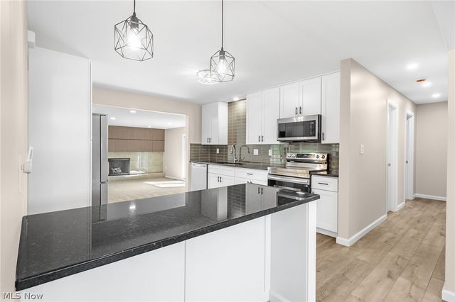 6145 Winchester Drive, Seven Hills, OH 44131