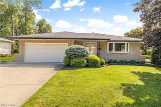 6145 Winchester Drive, Seven Hills, OH 44131