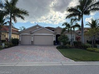 2852 Royal Gardens AVE, Fort Myers, FL 33916