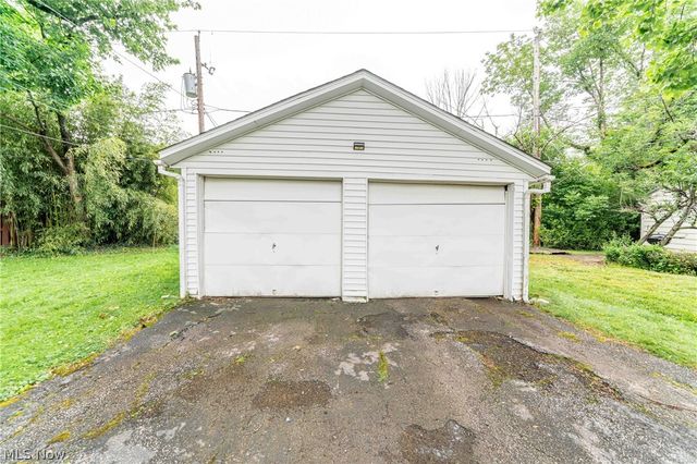24501 Yosemite Drive, Euclid, OH 44117