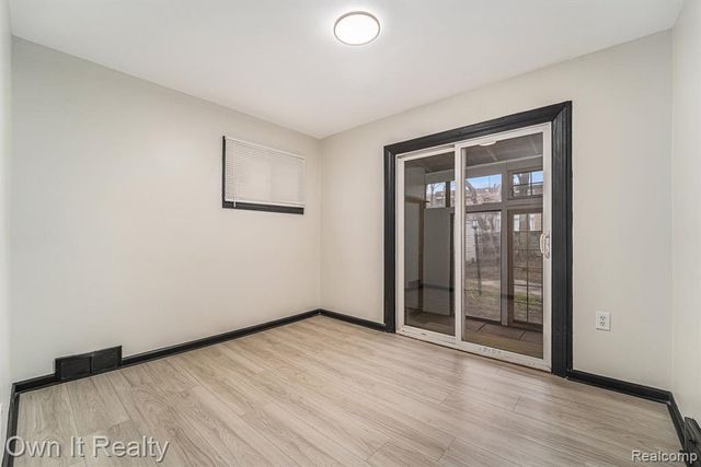 19147 Redfern Street, Detroit, MI 48219