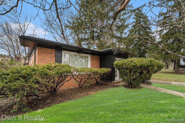 19147 Redfern Street, Detroit, MI 48219