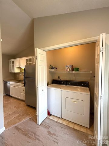 2720 Von Thuringer Court, Charlotte, NC 28210