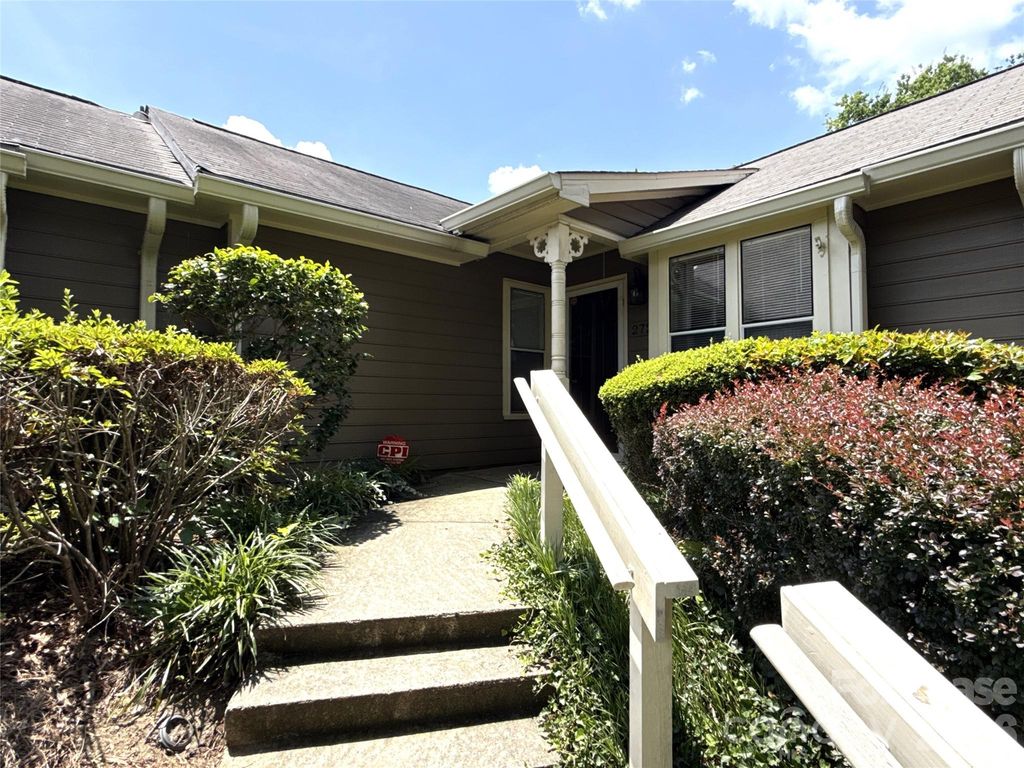 2720 Von Thuringer Court, Charlotte, NC 28210