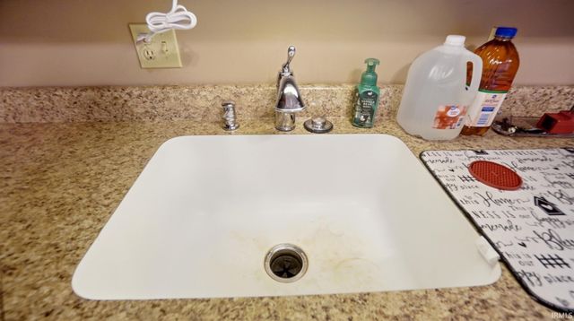 5505 S Wayne Ave Apt C, Fort Wayne, IN 46807