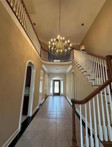 17 Ambleside Crescent Drive, Sugar Land, TX 77479