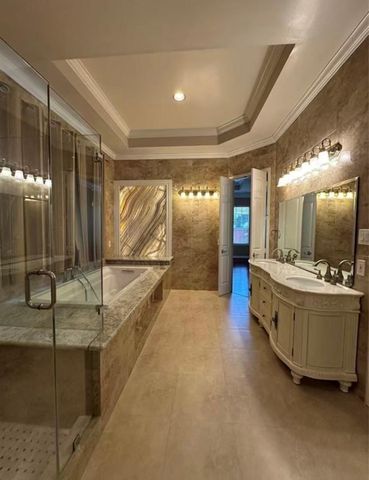 17 Ambleside Crescent Drive, Sugar Land, TX 77479