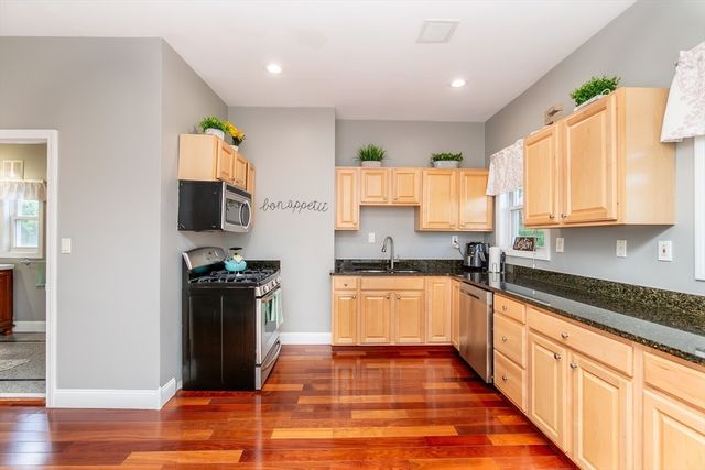 59 W 7th St 3, Boston, MA 02127