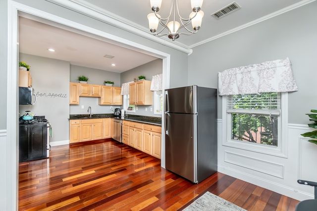 59 W 7th St 3, Boston, MA 02127