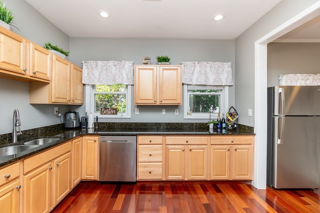 59 W 7th St 3, Boston, MA 02127