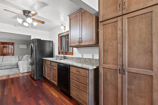 2100 HILLSIDE LANE, Green Bay, WI 54302