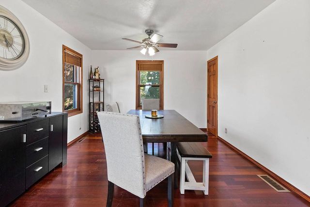 2100 HILLSIDE LANE, Green Bay, WI 54302