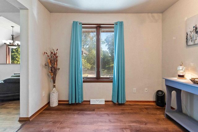2100 HILLSIDE LANE, Green Bay, WI 54302