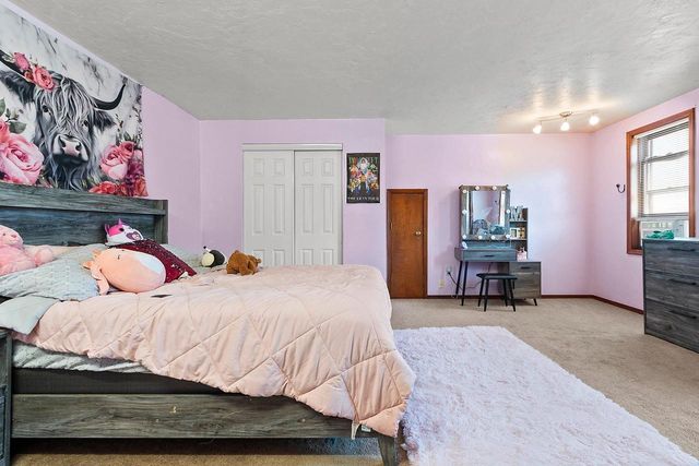 2100 HILLSIDE LANE, Green Bay, WI 54302
