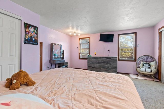 2100 HILLSIDE LANE, Green Bay, WI 54302