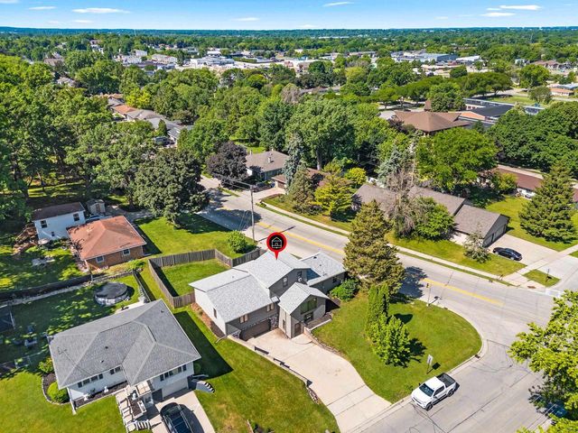 2100 HILLSIDE LANE, Green Bay, WI 54302