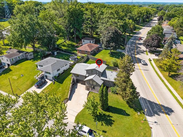 2100 HILLSIDE LANE, Green Bay, WI 54302