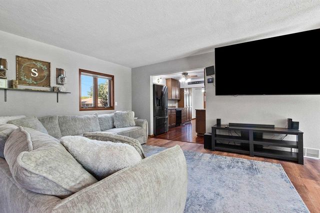 2100 HILLSIDE LANE, Green Bay, WI 54302