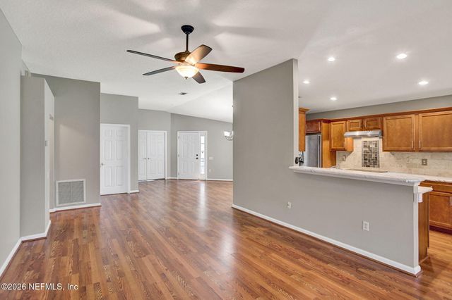1325 FAIRWAY VILLAGE Drive, Fleming Island, FL 32003