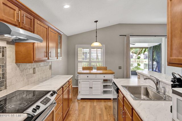 1325 FAIRWAY VILLAGE Drive, Fleming Island, FL 32003