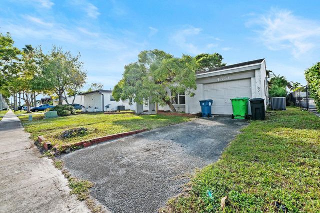 4351 NW 115th Ter, Sunrise, FL 33323