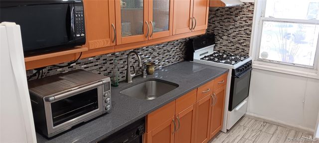 13824 68th Drive 1, Flushing, NY 11367