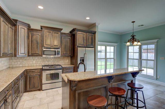 605 Canoe Trail, Bossier City, LA 71111