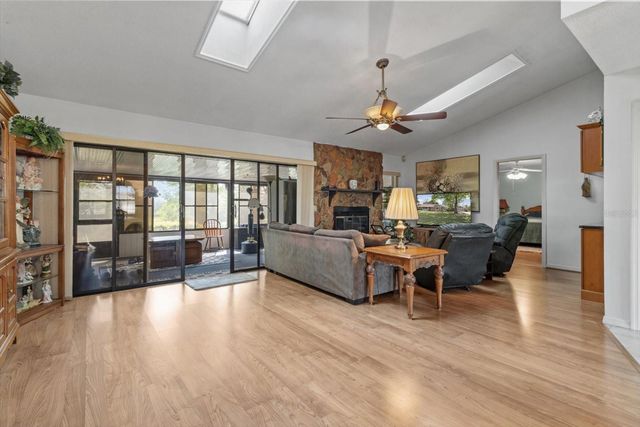 8921 S THOROUGHBRED POINT, Inverness, FL 34452