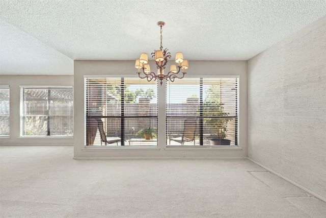 508 Fountainwood Drive, Arlington, TX 76012
