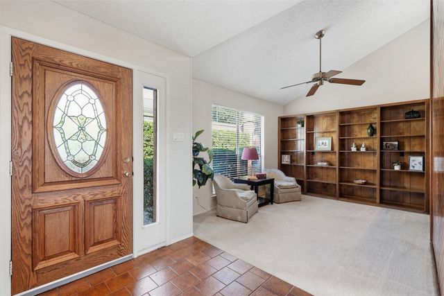 508 Fountainwood Drive, Arlington, TX 76012