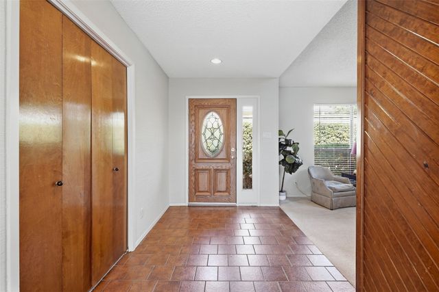 508 Fountainwood Drive, Arlington, TX 76012