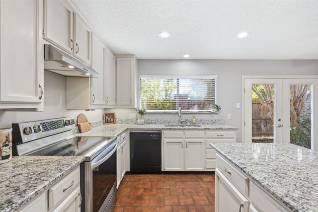 508 Fountainwood Drive, Arlington, TX 76012