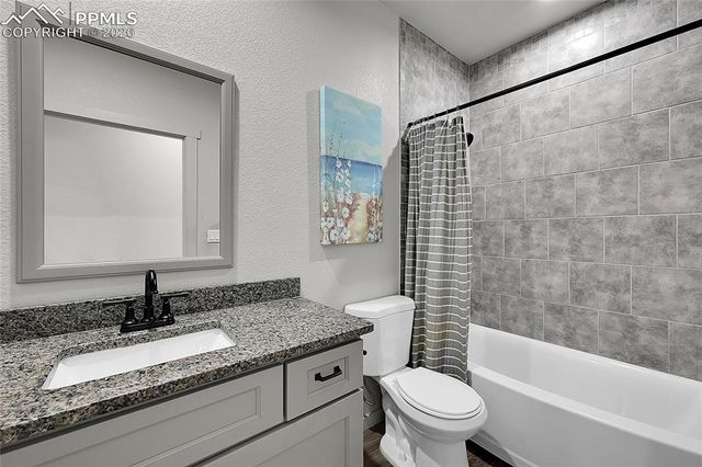 257 E Auburn Avenue, Pueblo West, CO 81007