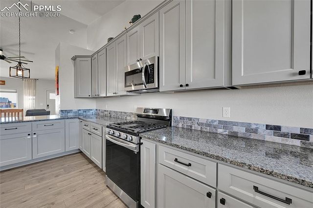 257 E Auburn Avenue, Pueblo West, CO 81007