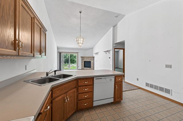 643 86th Lane NW, Coon Rapids, MN 55433