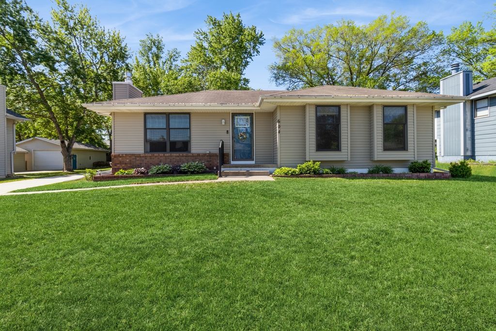 604 NE 8th Street, Grimes, IA 50111