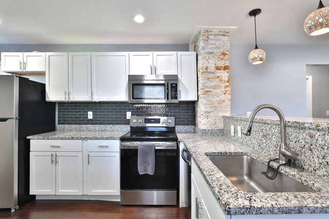 2812 E 11th Avenue, Columbus, OH 43219