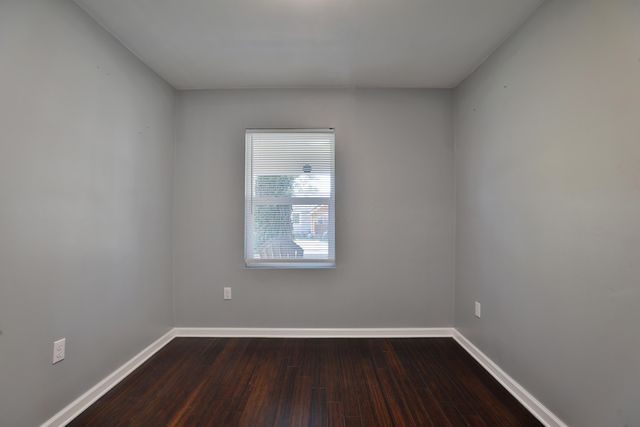 2812 E 11th Avenue, Columbus, OH 43219