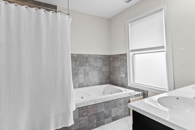647 East 3rd 2, Boston, MA 02127