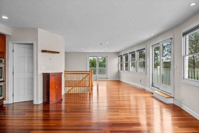 647 East 3rd 2, Boston, MA 02127