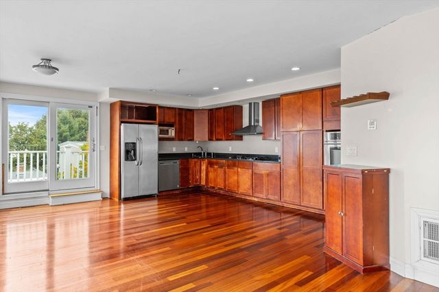 647 East 3rd 2, Boston, MA 02127