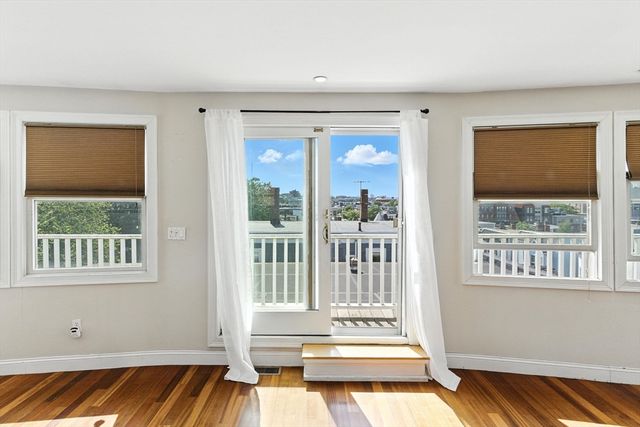 647 East 3rd 2, Boston, MA 02127