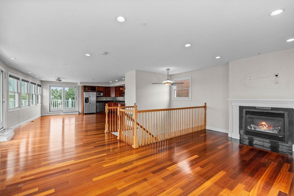 647 East 3rd 2, Boston, MA 02127