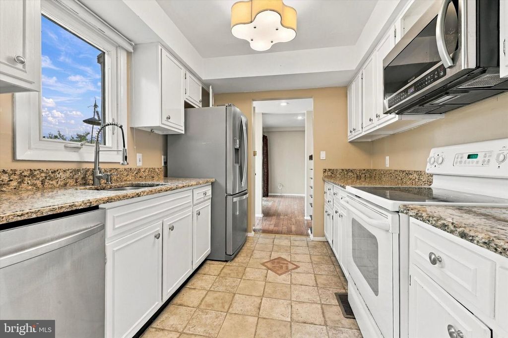 150 W KENILWORTH CIR W, NEWTOWN SQUARE, PA 19073 — photo 2