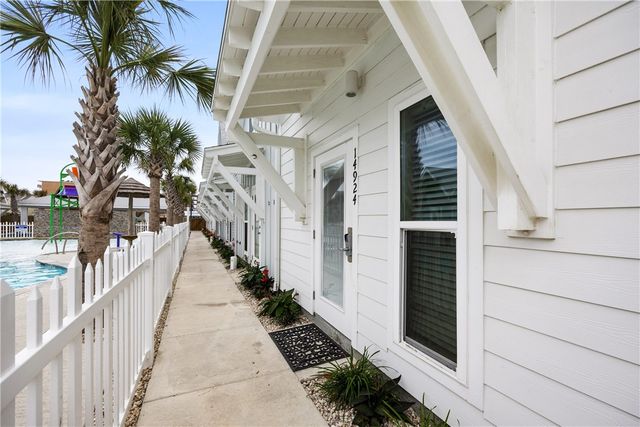 14924 Smugglers Cove Dr, Corpus Christi, TX 78418